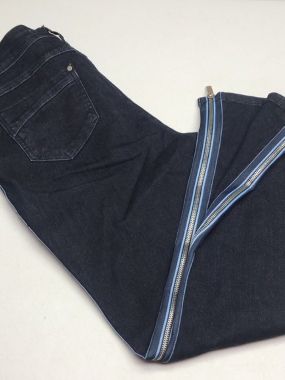 LIKE NEW LAURA WIDE LEG FULL ZIP JEANS 12/31x27 ⭐️